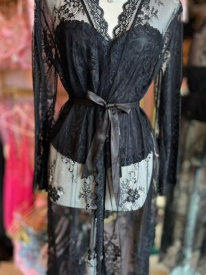 Bata Encaje Larga Negra