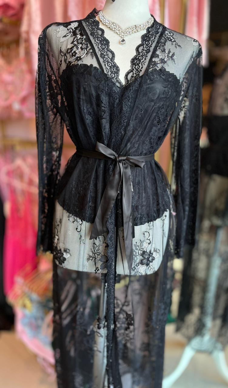 Bata Encaje Larga Negra