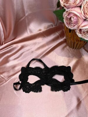 Antifaz negro modelo 1