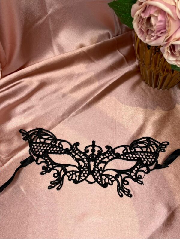 Antifaz negro modelo 5